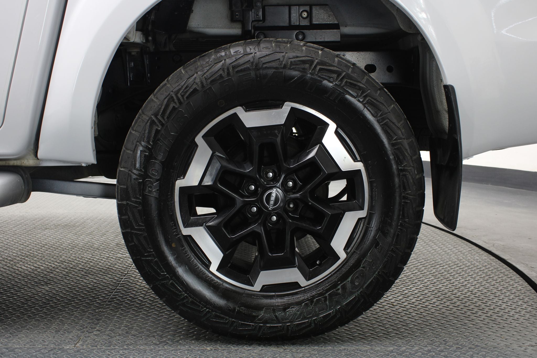 2023 Nissan Frontier 2.5 Le Platinum At