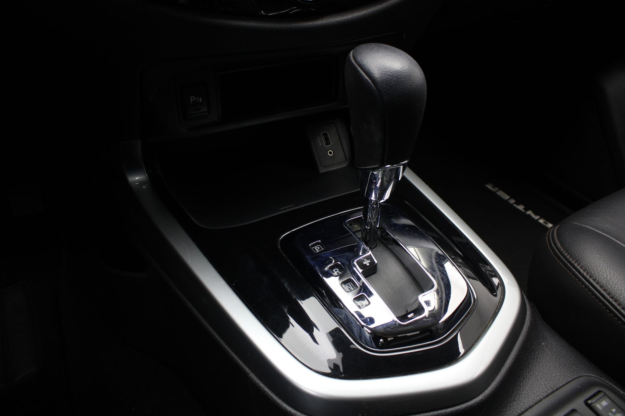 2023 Nissan Frontier 2.5 Le Platinum At