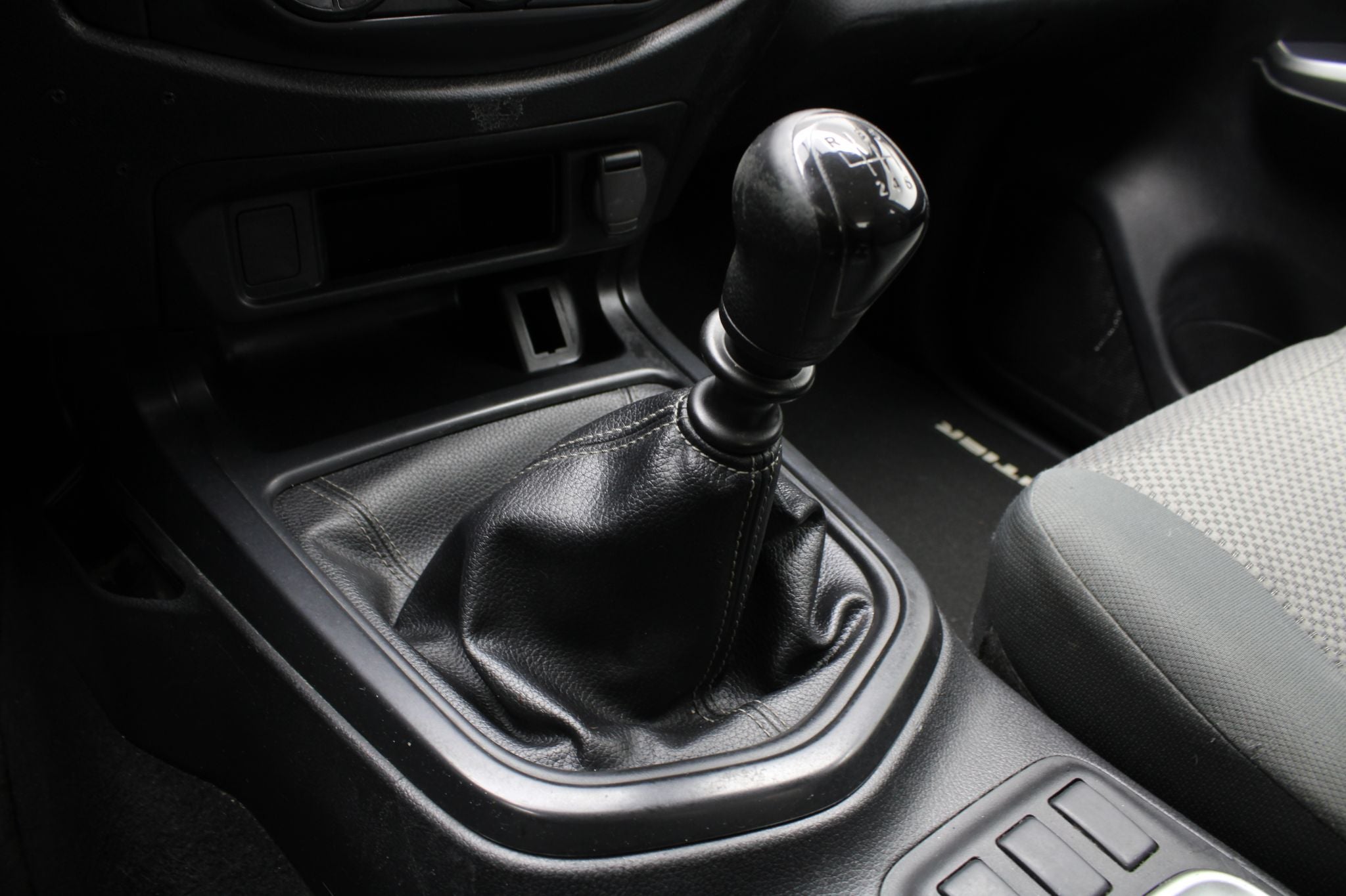 2022 Nissan Frontier 2.5 Se Mt