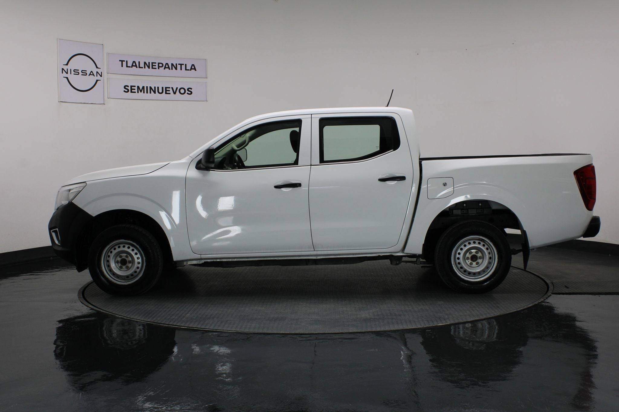 2020 Nissan NP300 Doble Cabina 2.5 SE Paq Seguridad Mt