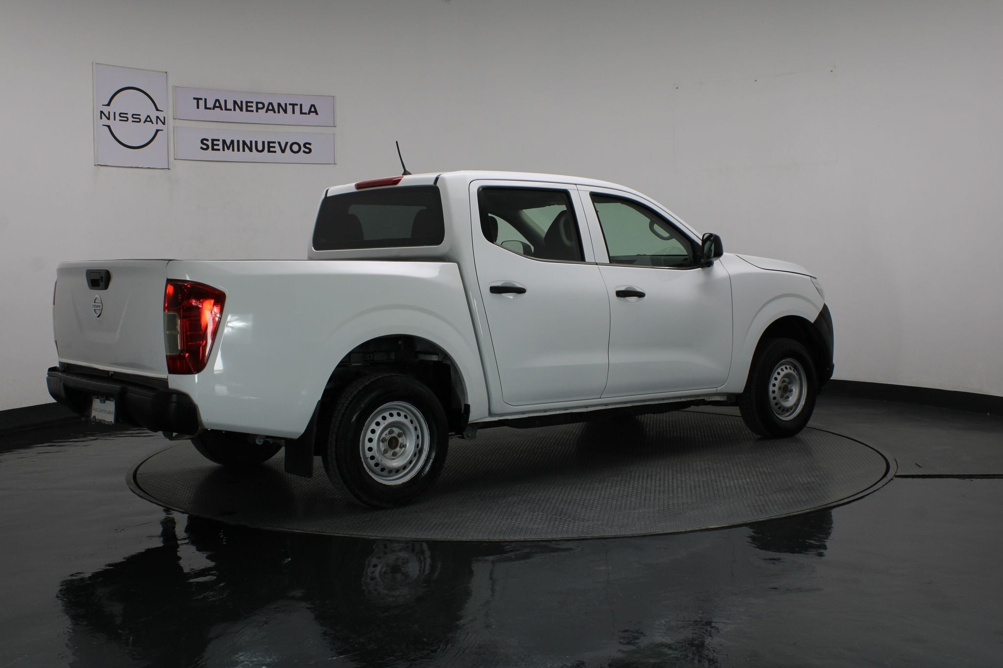 2020 Nissan NP300 Doble Cabina 2.5 SE Paq Seguridad Mt