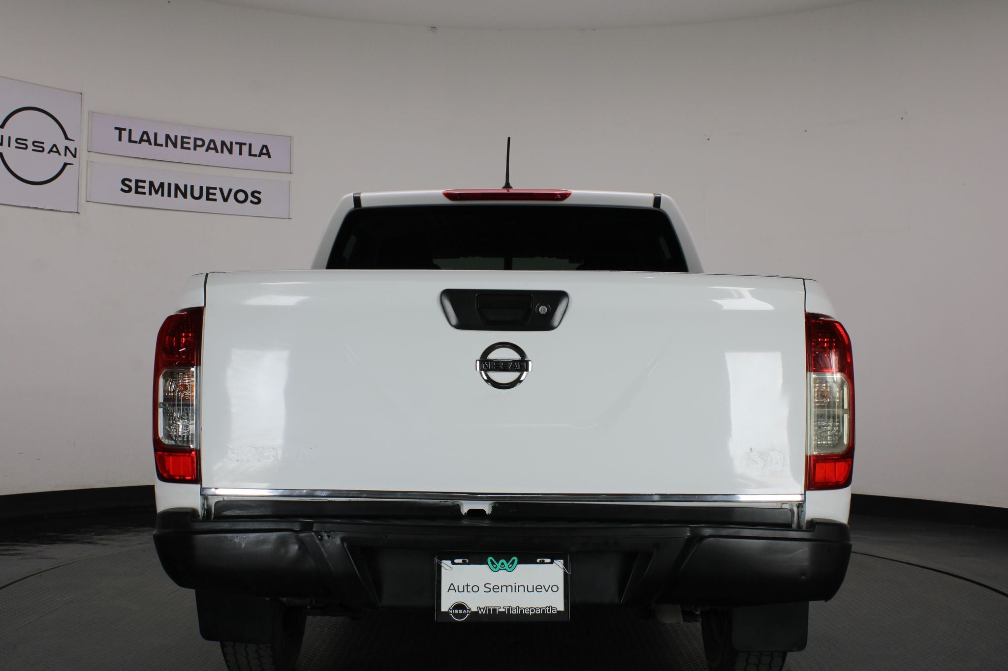 2020 Nissan NP300 Doble Cabina 2.5 SE Paq Seguridad Mt