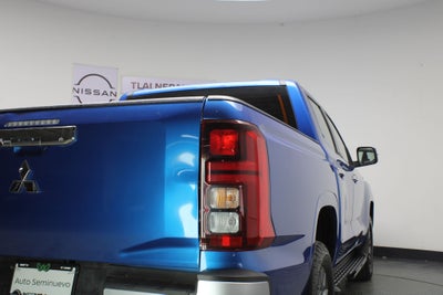 2025 Mitsubishi L200 2.4 Gls Cabina Doble 4x4 Diesel At