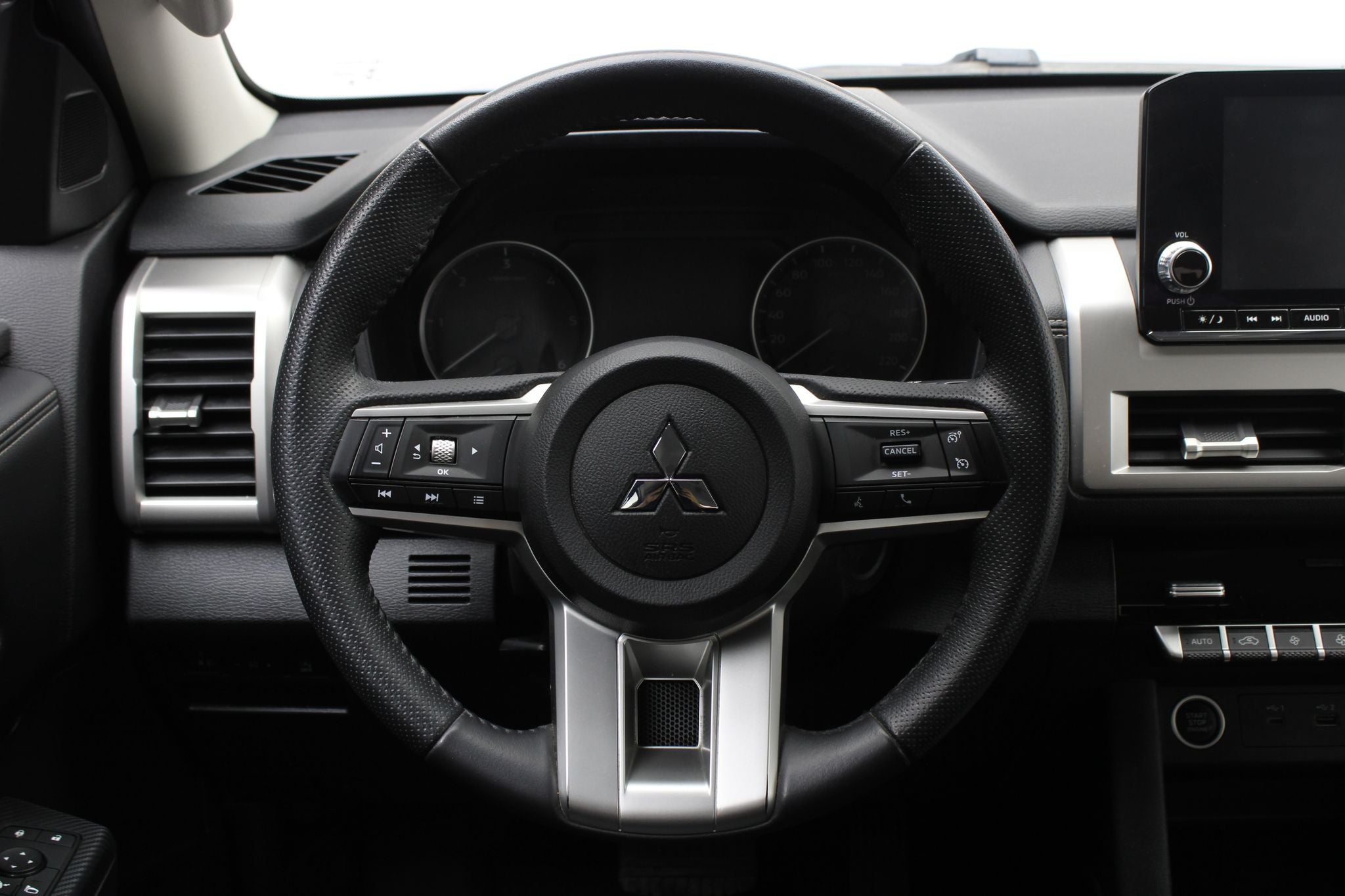 2025 Mitsubishi L200 2.4 Gls Cabina Doble 4x4 Diesel At